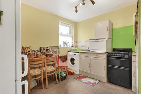 1 bedroom flat for sale, Station Parade, London NW2