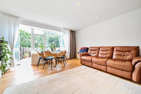 11 Monks Close, London, SE2 0QJ