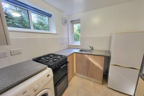 1 bedroom flat to rent, 69 Heaton Moor Road, Heaton Moor, Stockport, Cheshire, SK4