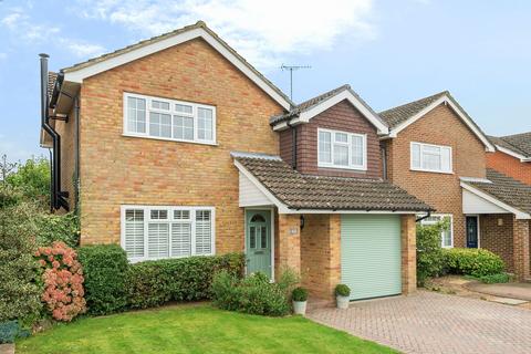 4 bedroom detached house for sale, Hormare Crescent, Storrington, RH20