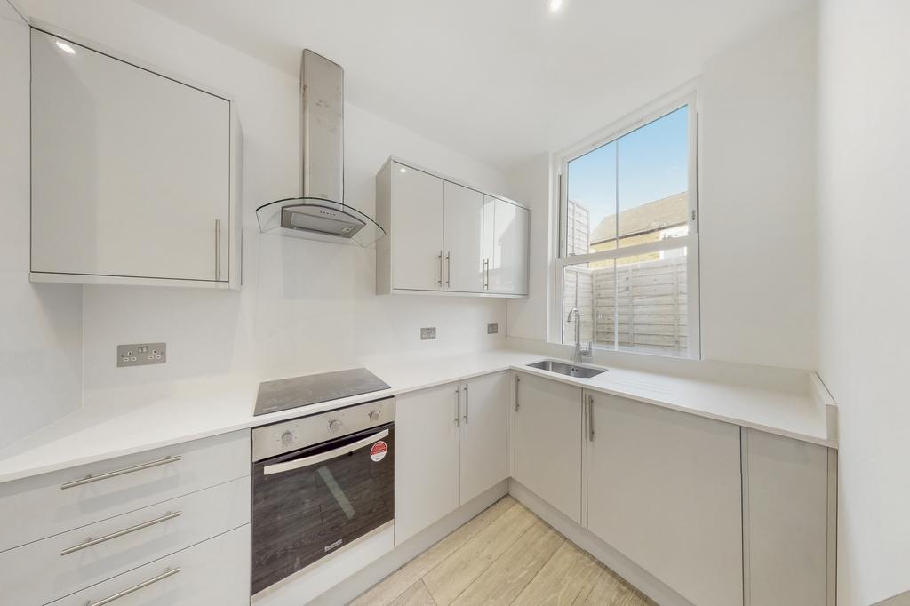 Bushey Grove Road, Bushey, WD23 1 bed flat to rent £1,517 pcm (£350 pw)