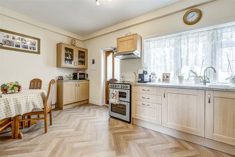 5 bedroom end of terrace house for sale, Grand Avenue, Worthing, West Sussex, BN11