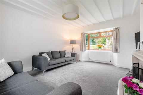 4 bedroom bungalow for sale, Cobham Way, East Horsley