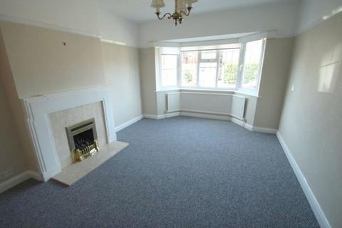 3 bedroom detached house to rent, Shirley Avenue, Leicester