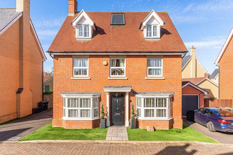 5 bedroom detached house for sale, Chapmans Close, Dunmow CM6