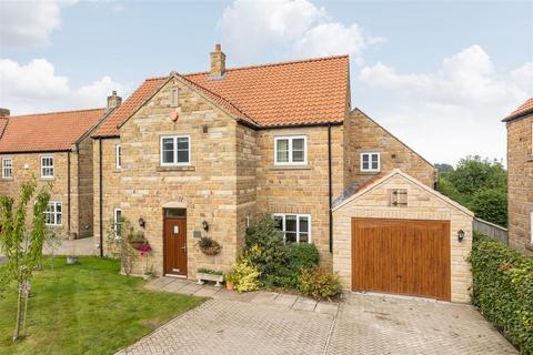 4 bedroom detached house for sale, 2 Thornton View, Pickering YO18