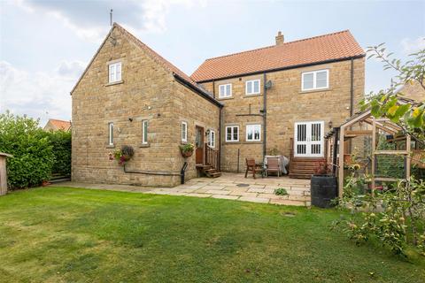 4 bedroom detached house for sale, 2 Thornton View, Pickering YO18