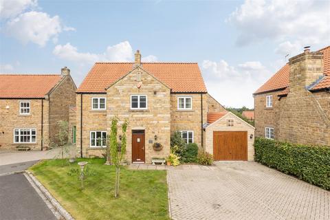 4 bedroom detached house for sale, 2 Thornton View, Pickering YO18