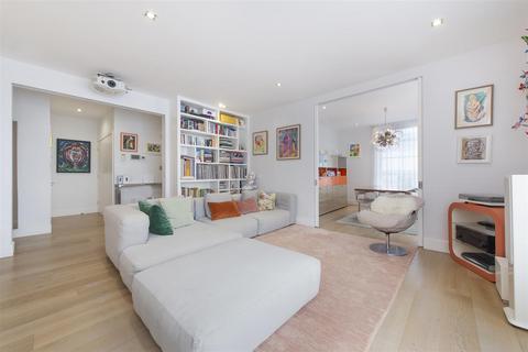 3 bedroom flat for sale, Grafton Road, London