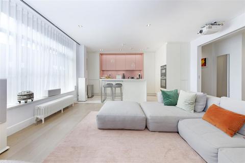 3 bedroom flat for sale, Grafton Road, London