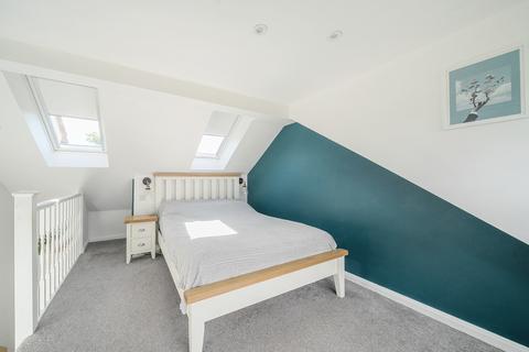 2 Atherton Close, Shalford, Guildford, GU4 8HZ