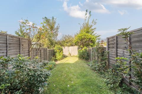 2 Atherton Close, Shalford, Guildford, GU4 8HZ