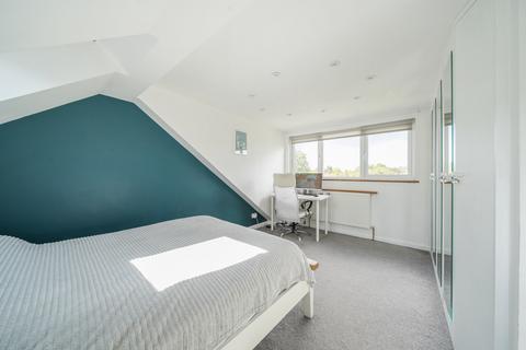 2 Atherton Close, Shalford, Guildford, GU4 8HZ