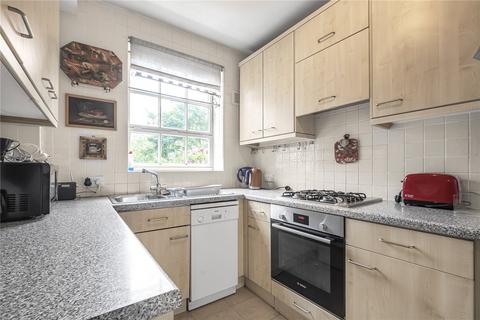 2 bedroom flat for sale, Archer House, Vicarage Crescent, Battersea, SW11