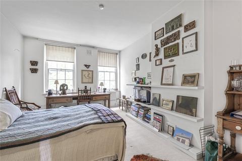 2 bedroom flat for sale, Archer House, Vicarage Crescent, Battersea, SW11