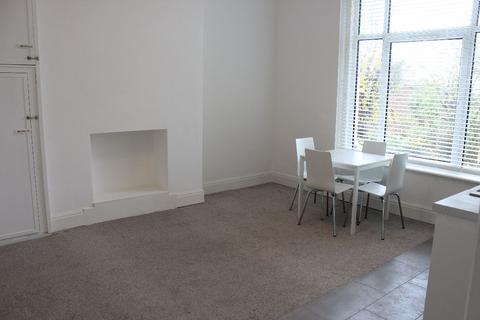 2 bedroom flat to rent, London SE19