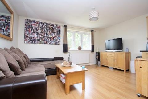 1 bedroom apartment to rent, Crescott Hall, FELTHAM, TW13