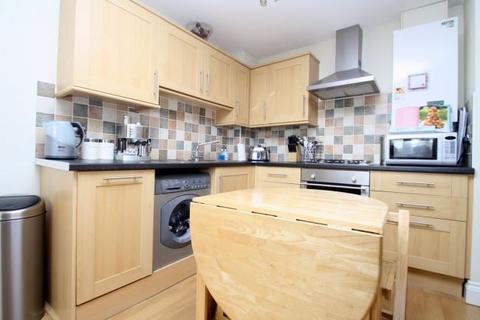 1 bedroom apartment to rent, Crescott Hall, FELTHAM, TW13