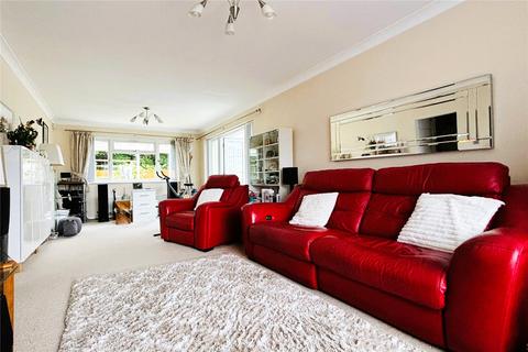 2 bedroom bungalow for sale, Peket Close, Surrey TW18