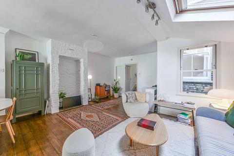 2 bedroom flat for sale, Leathwaite Road, Between the Commons, London, SW11