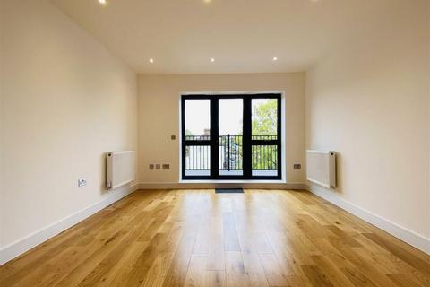 2 bedroom flat to rent, Enmore Road, London