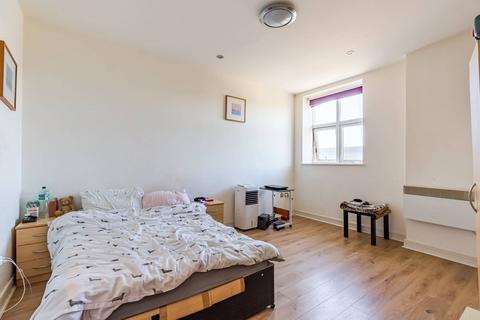 1 bedroom flat for sale, Vicarage Lane, Stratford, London, E15