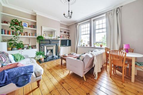 3 bedroom flat for sale, Balham High Road, Balham