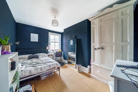 3 bedroom flat for sale, Balham High Road, Balham