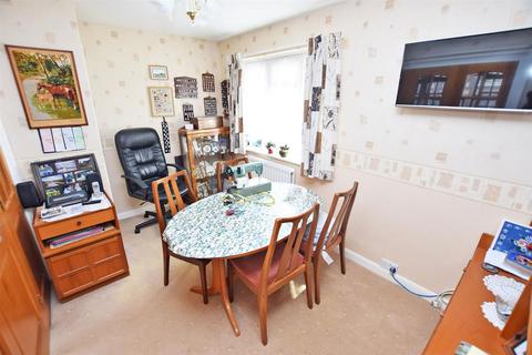 2 bedroom semi-detached bungalow for sale, Bushmeadow Road, Rainham, Gillingham