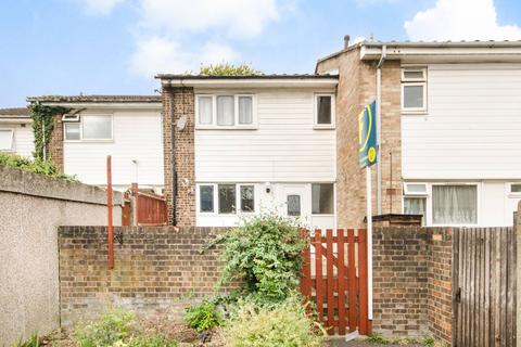 3 bedroom flat for sale, Mascotts Close, NW2, Gladstone Park, London, NW2