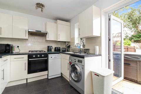 37 Berkeley Close, Abbots Langley, WD5 0XB