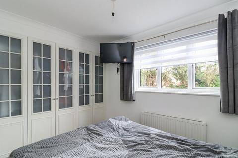 37 Berkeley Close, Abbots Langley, WD5 0XB