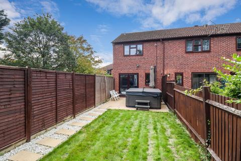37 Berkeley Close, Abbots Langley, WD5 0XB