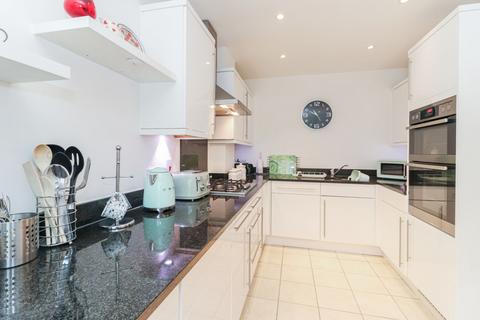 2 Butterfly Crescent, Hemel Hempstead, HP3 9GS