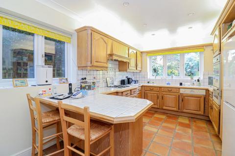 15 Tylers Close, Kings Langley, WD4 9QA
