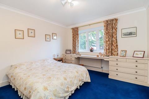 15 Tylers Close, Kings Langley, WD4 9QA