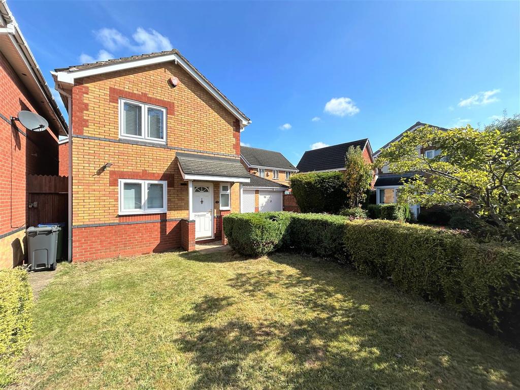 Tierney Drive, Tipton 3 bed detached house to rent £1,195 pcm (£276 pw)