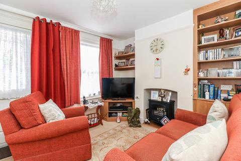 6 Adrian Road, Abbots Langley, WD5 0AQ