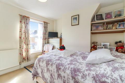 6 Adrian Road, Abbots Langley, WD5 0AQ