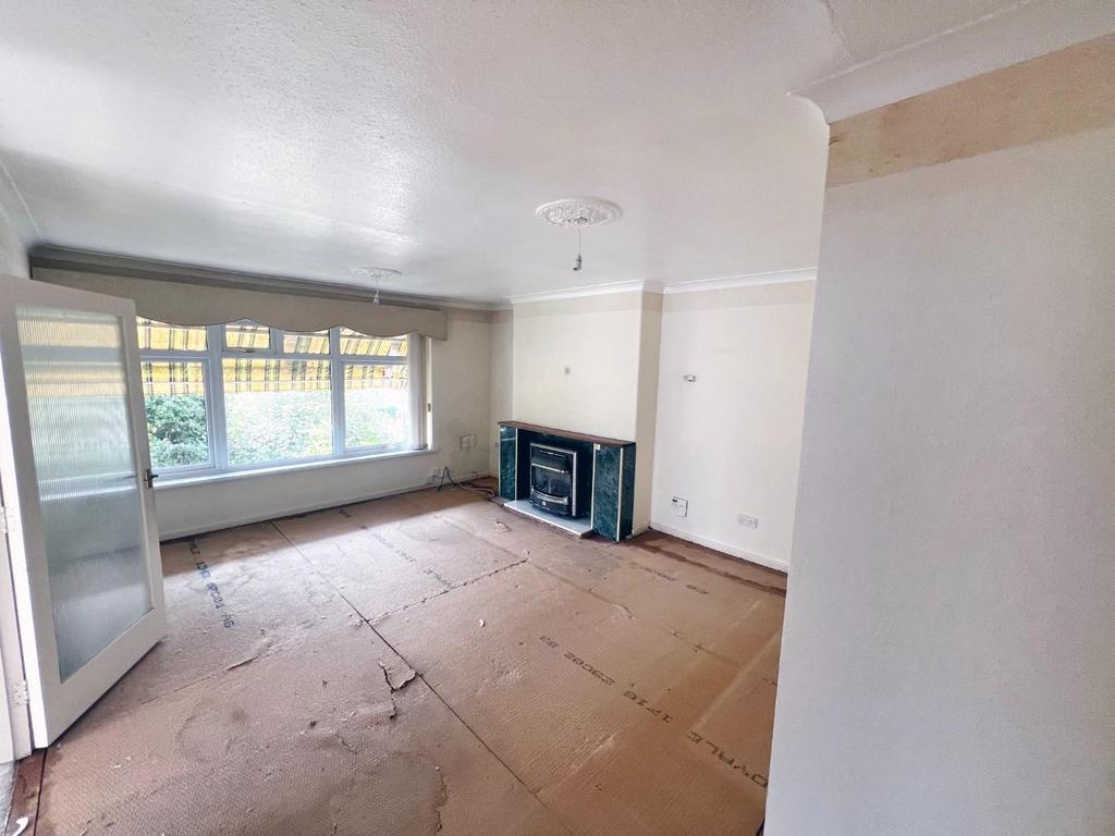 Mason Road, Headless Cross, Redditch 2 bed semidetached bungalow for