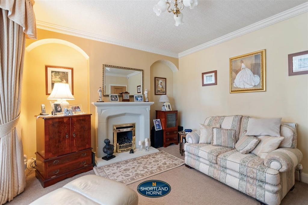 285 Holyhead Rd (10 of 27).jpg