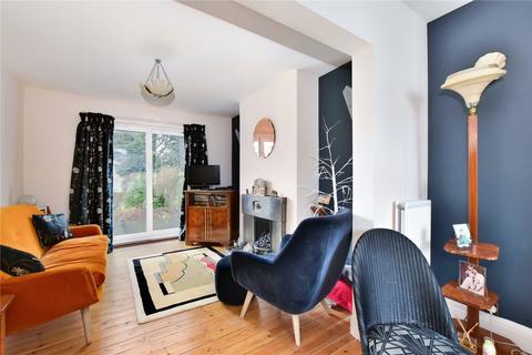 7 Avenue Approach, Kings Langley, WD4 8DW