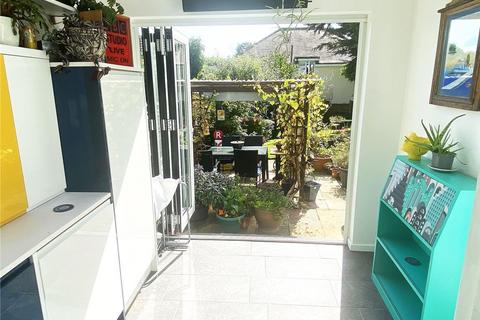 7 Avenue Approach, Kings Langley, WD4 8DW