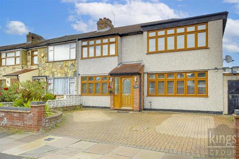 4 bedroom end of terrace house for sale, Clydesdale, Enfield