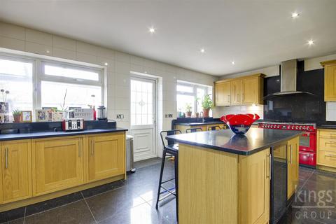 4 bedroom end of terrace house for sale, Clydesdale, Enfield