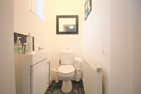 2 bedroom semi-detached house to rent, Lindisfarne Road, Dagenham, RM8