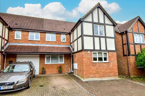 3 bedroom semi-detached house for sale, Peacock Walk, Abbots Langley, WD5