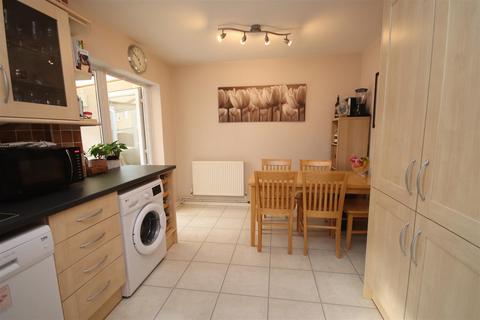 3 bedroom terraced house for sale, Princes Avenue, Dartford