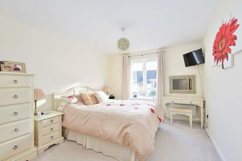 2 bedroom flat for sale, Ovaltine Drive, Ovaltine Court Ovaltine Drive, WD4