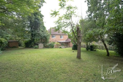 Silverdene Tanyard Hill, Shorne, Gravesend, DA12 3EN